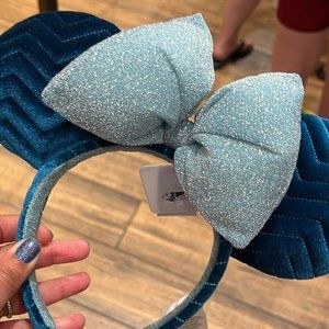 Disney Parks Minnie Mouse Velvet & Satin Traditional Ears Disneyland headband